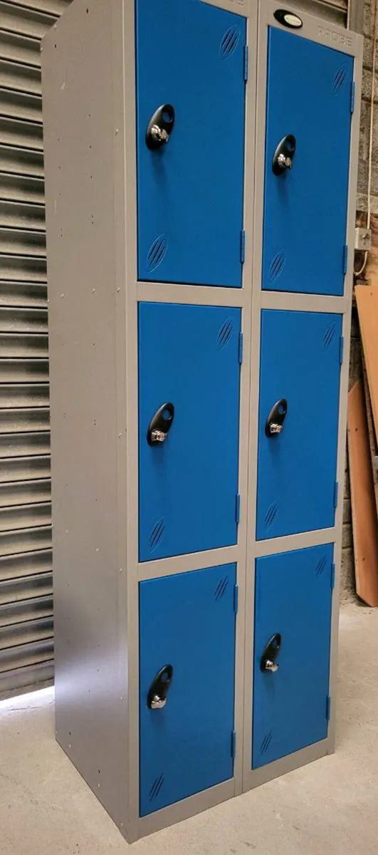 Bank Of 6 Extra Deep Lockers. Excellent Condition. - Image 3