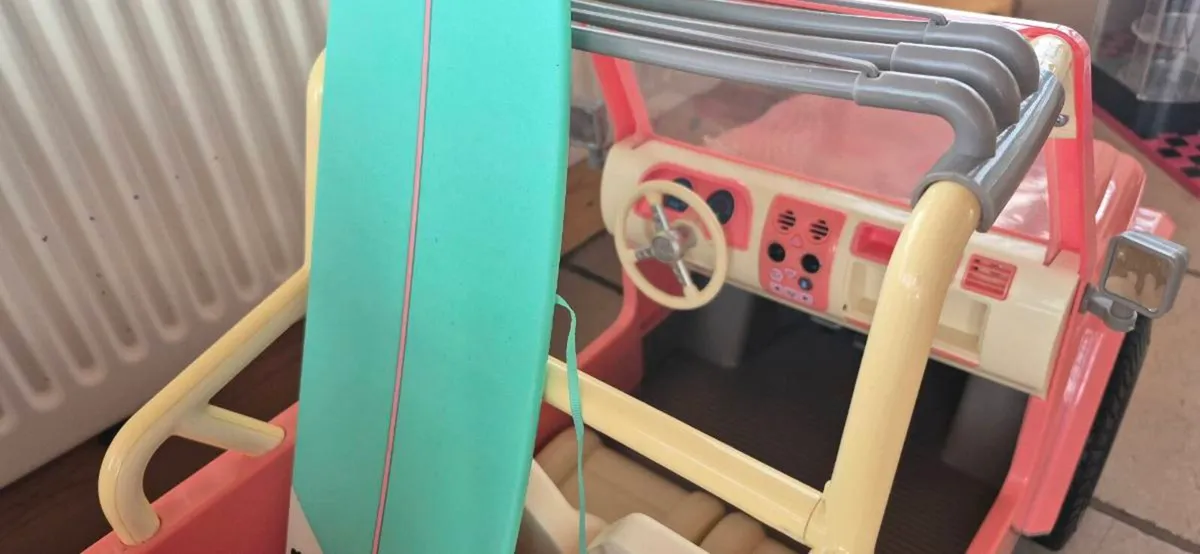 Toy car and caravan - Image 3