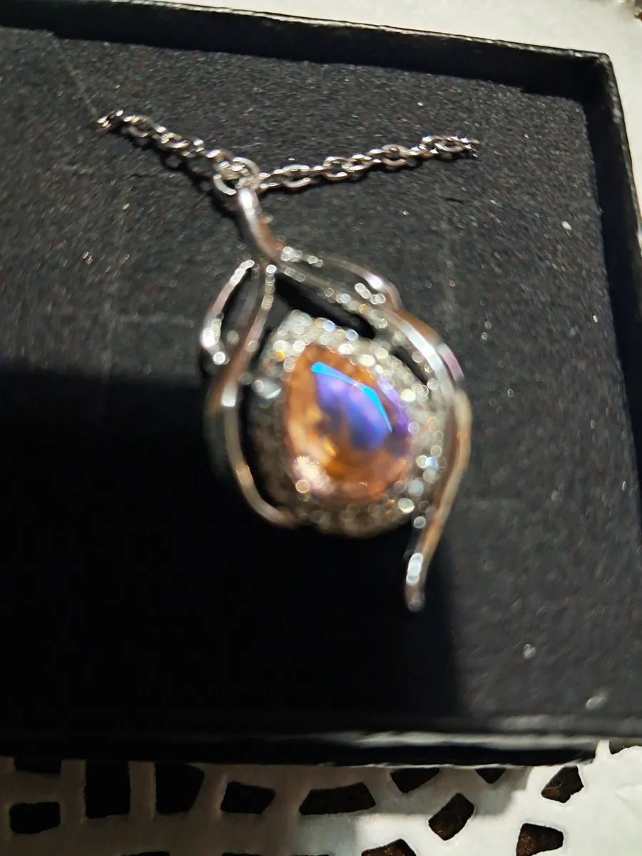 Jewellery - Image 1
