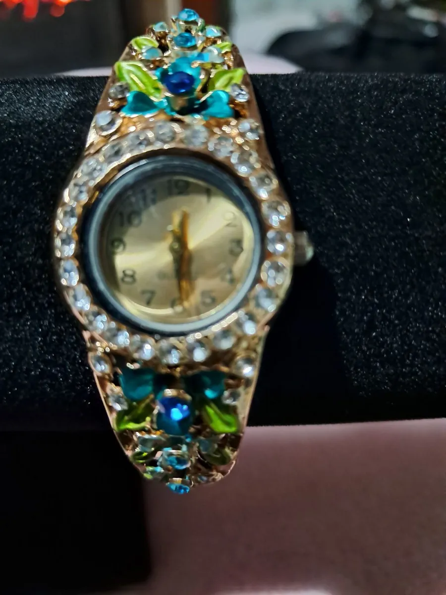 Jewellery - Image 1