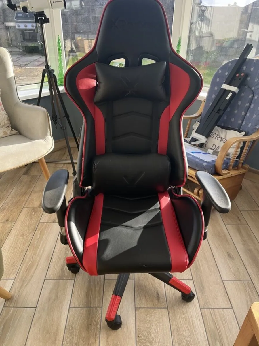 Desk and chair - Image 1
