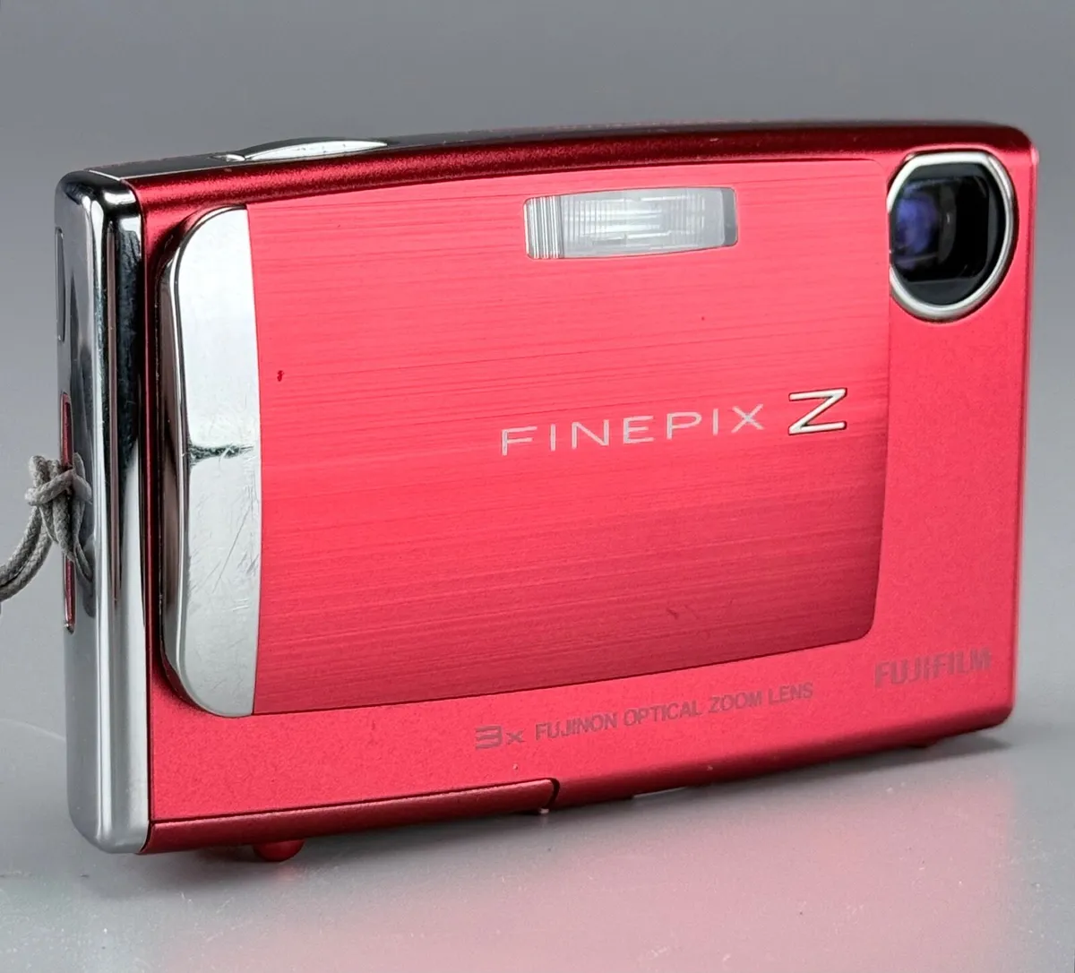 Fuji FinePix Z10 FD Red 7MP 3x Zoom  Digital Camer - Image 3