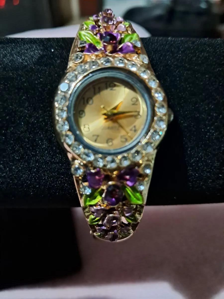 Jewellery - Image 1