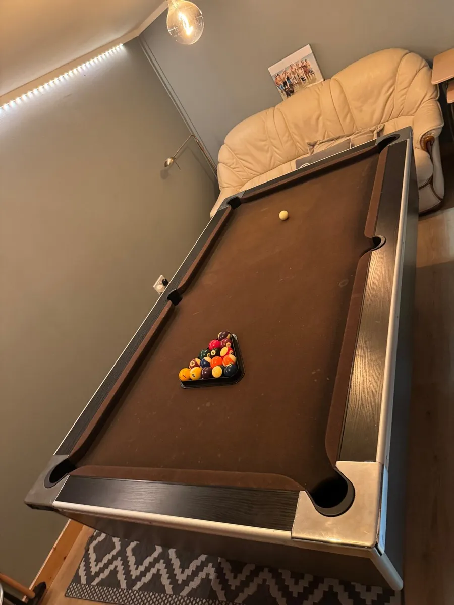 Pool table - Image 2