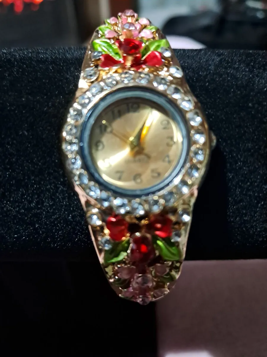 Jewellery - Image 1