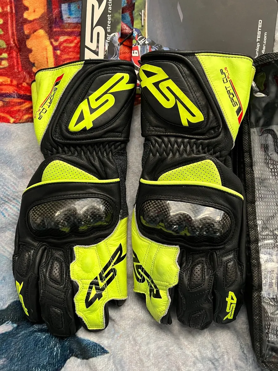 Brand new motorbike gloves - Image 1