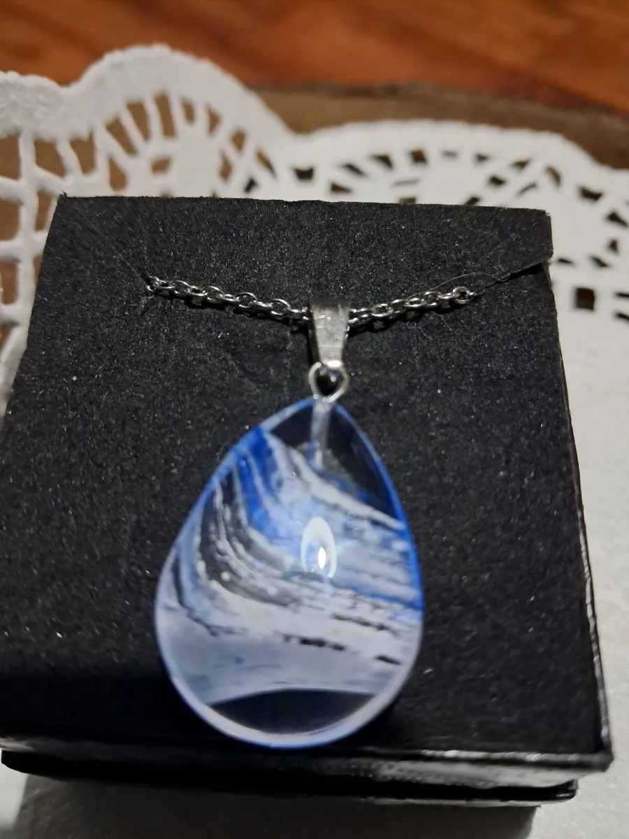 Jewellery - Image 1