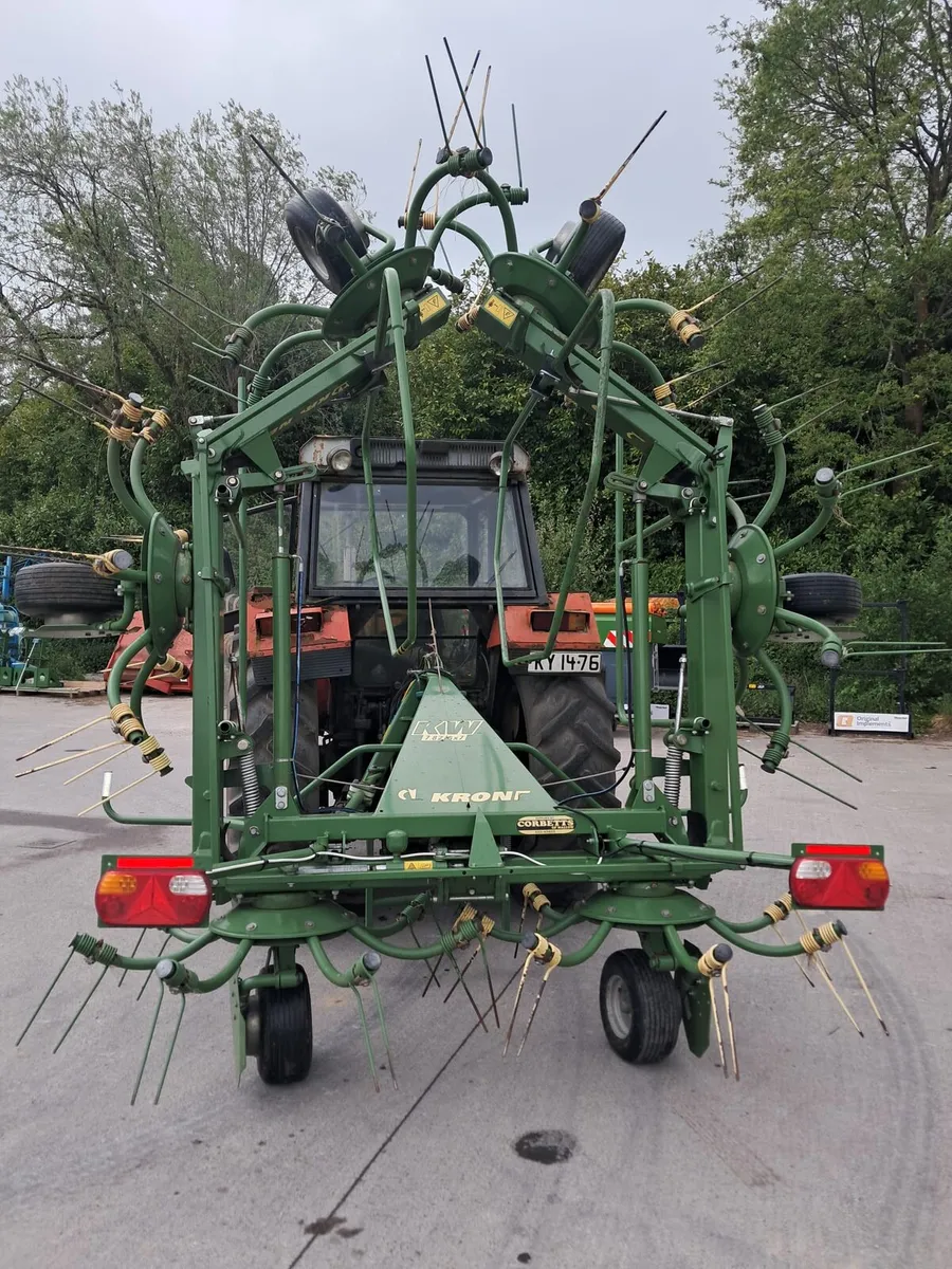 Krone 6 Rotor Tedder - Image 2