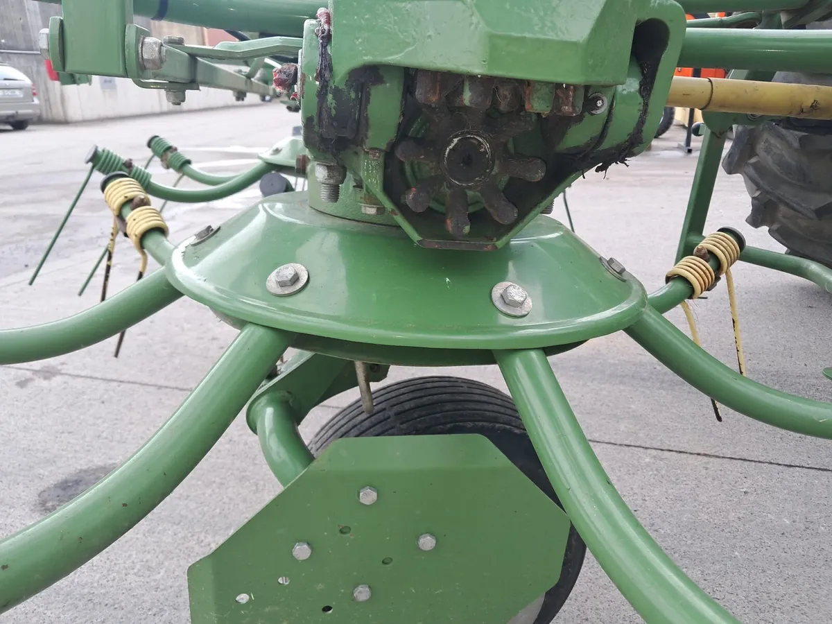 Krone 6 Rotor Tedder - Image 4