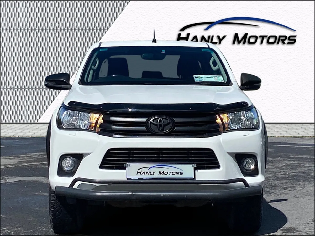 Toyota Hilux 2.4 D-4D ICON D/C 148BHP 2.8D4D INVNC - Image 2