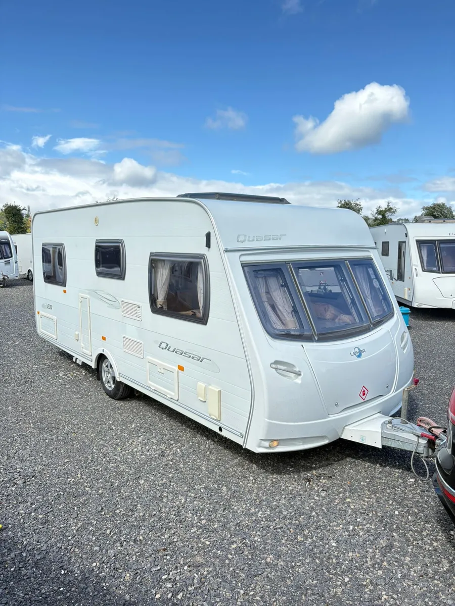 Lunar Quasar 4 Berth Fixed Bed Caravan - Image 2