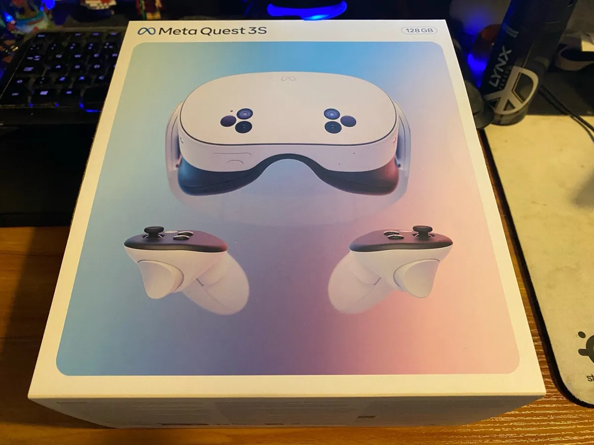 Meta Quest 3S Boxed with Extra Battery Headset - Image 1