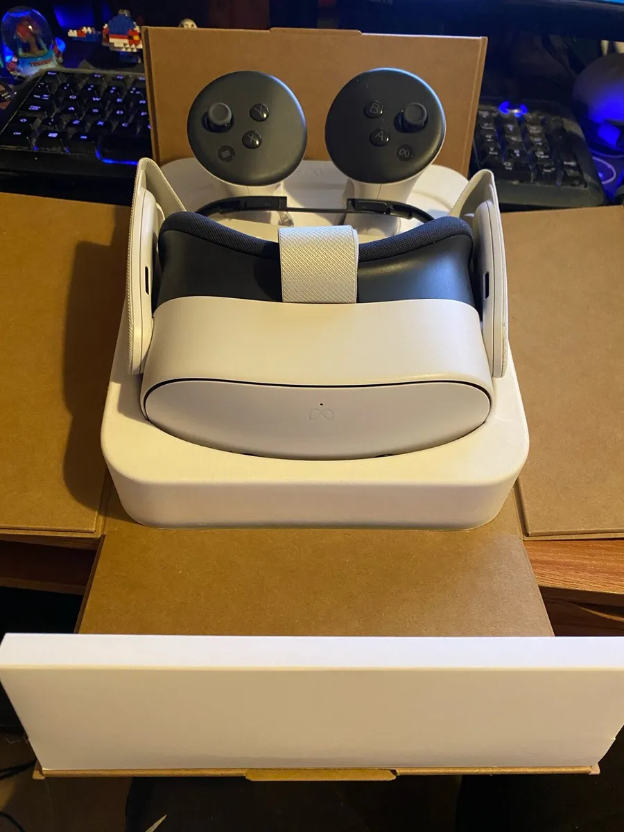 Meta Quest 3S Boxed with Extra Battery Headset - Image 3