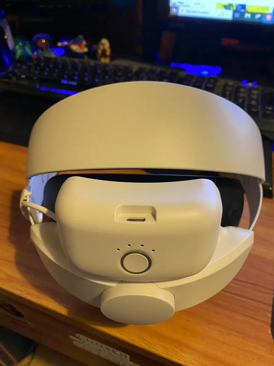 Meta Quest 3S Boxed with Extra Battery Headset - Image 4