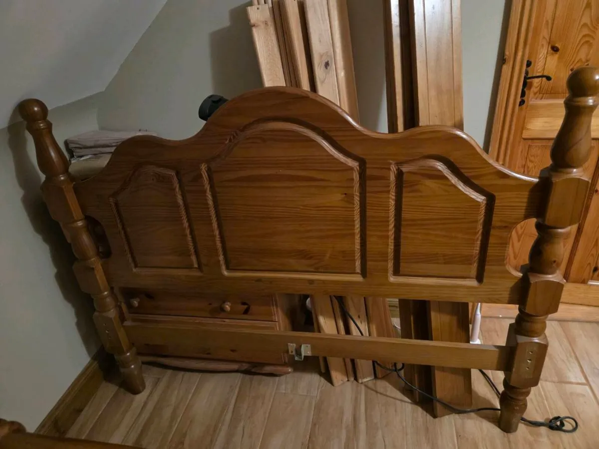 Pine bed frame - Image 1