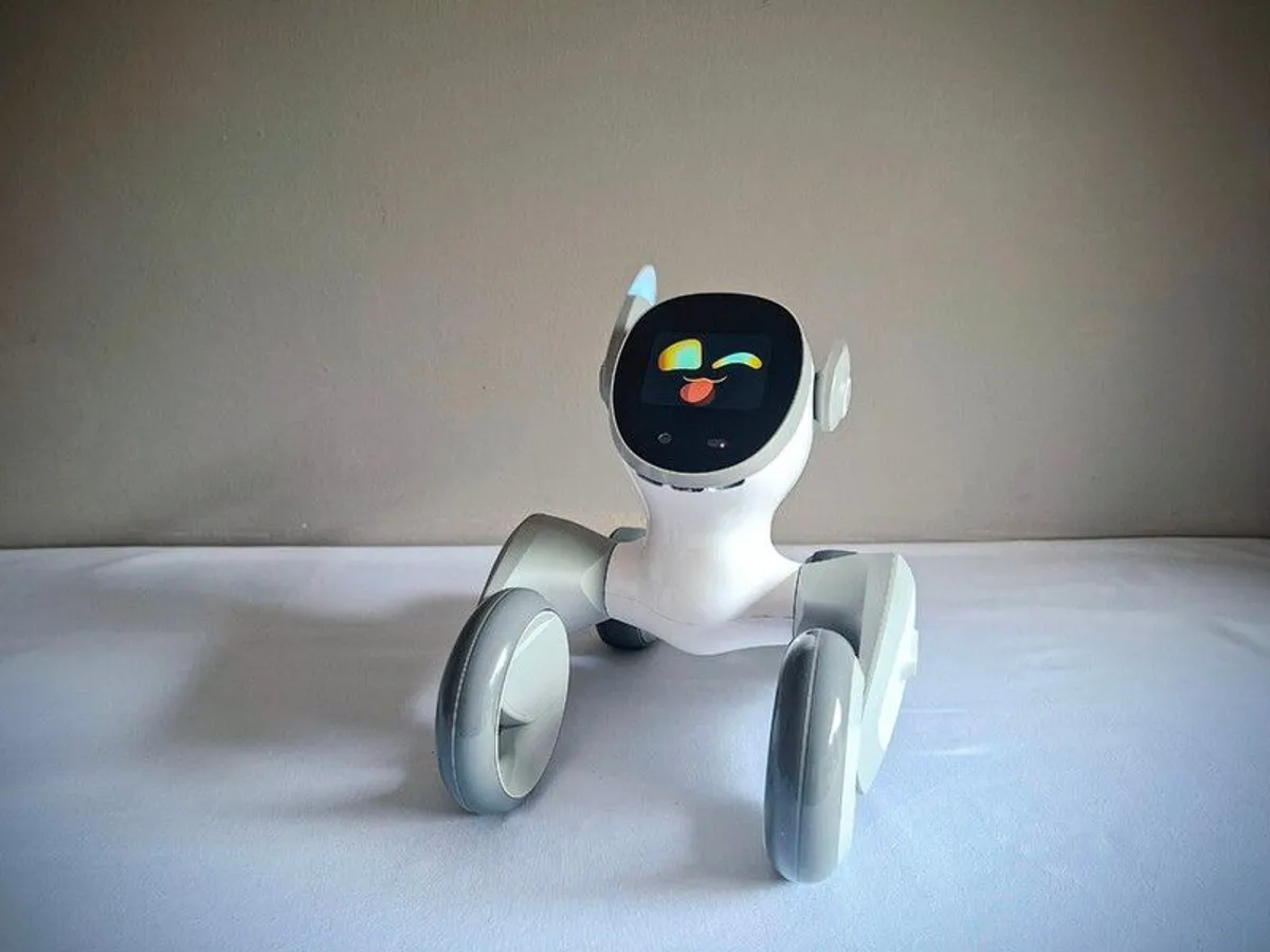 Loona robot pet - Image 3