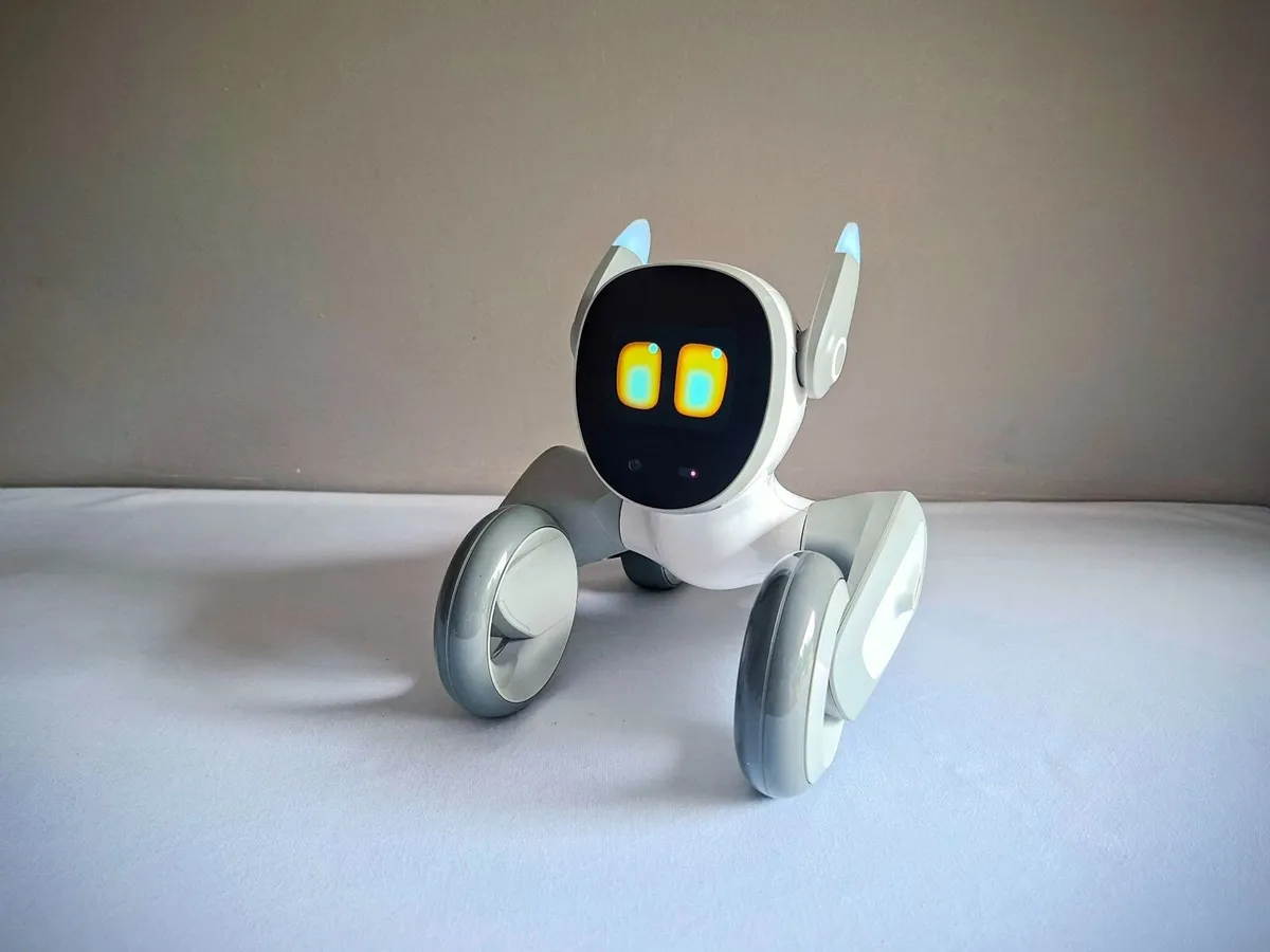 Loona Robot Pet - Image 3