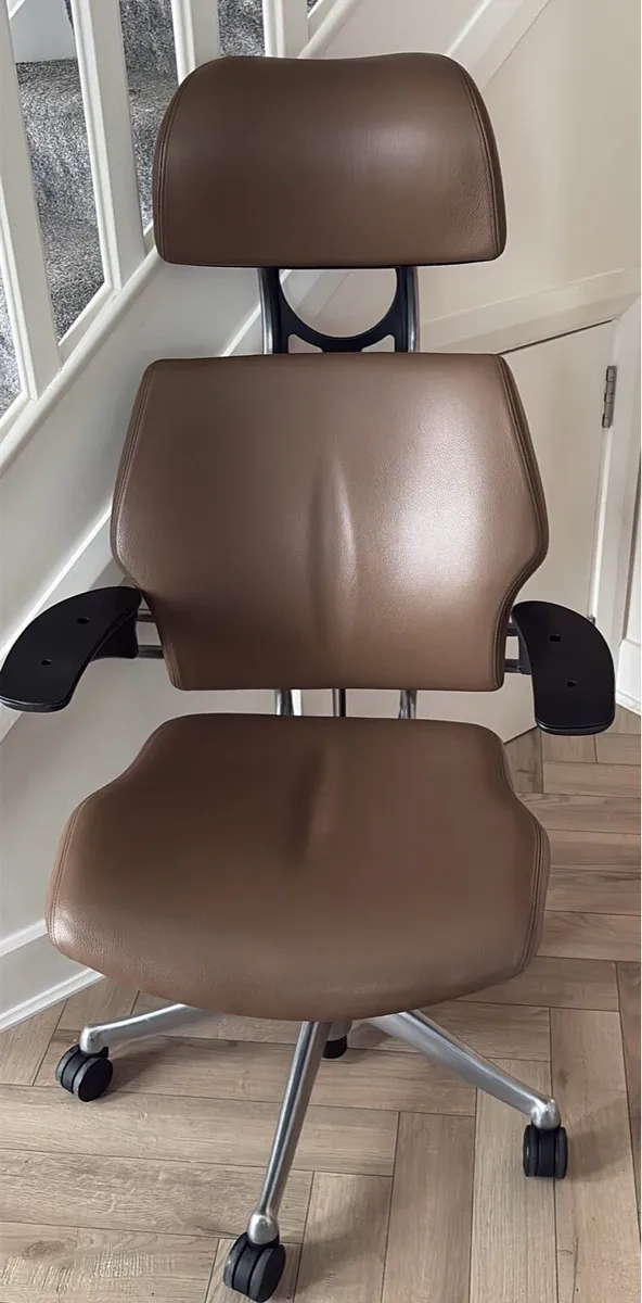 Humanscale Freedom Headrest Executive Chair - Image 1