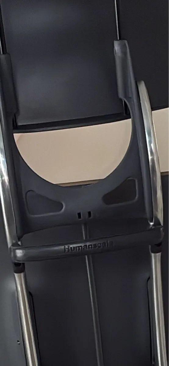 Humanscale Freedom Headrest Executive Chair - Image 3