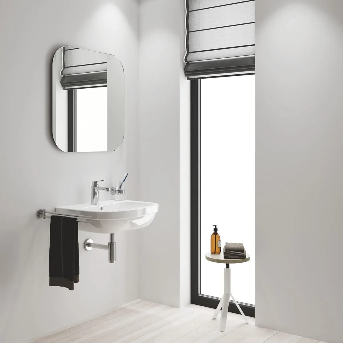 Eurosmart Cosmopolitan Bathroom Tap (Smooth Body - Image 2