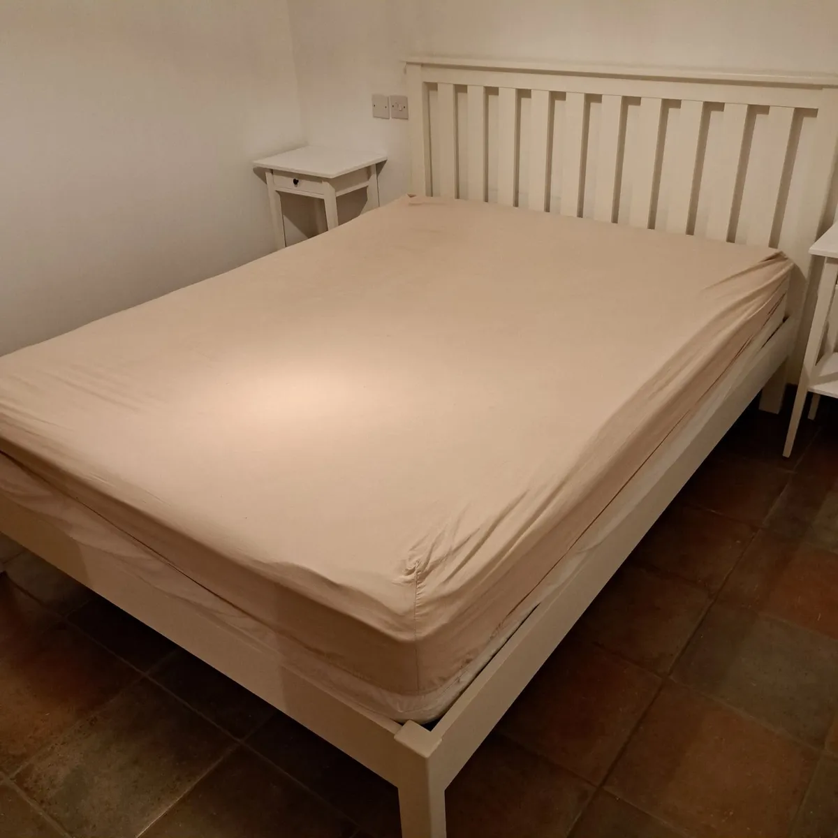 King size bed - Image 2