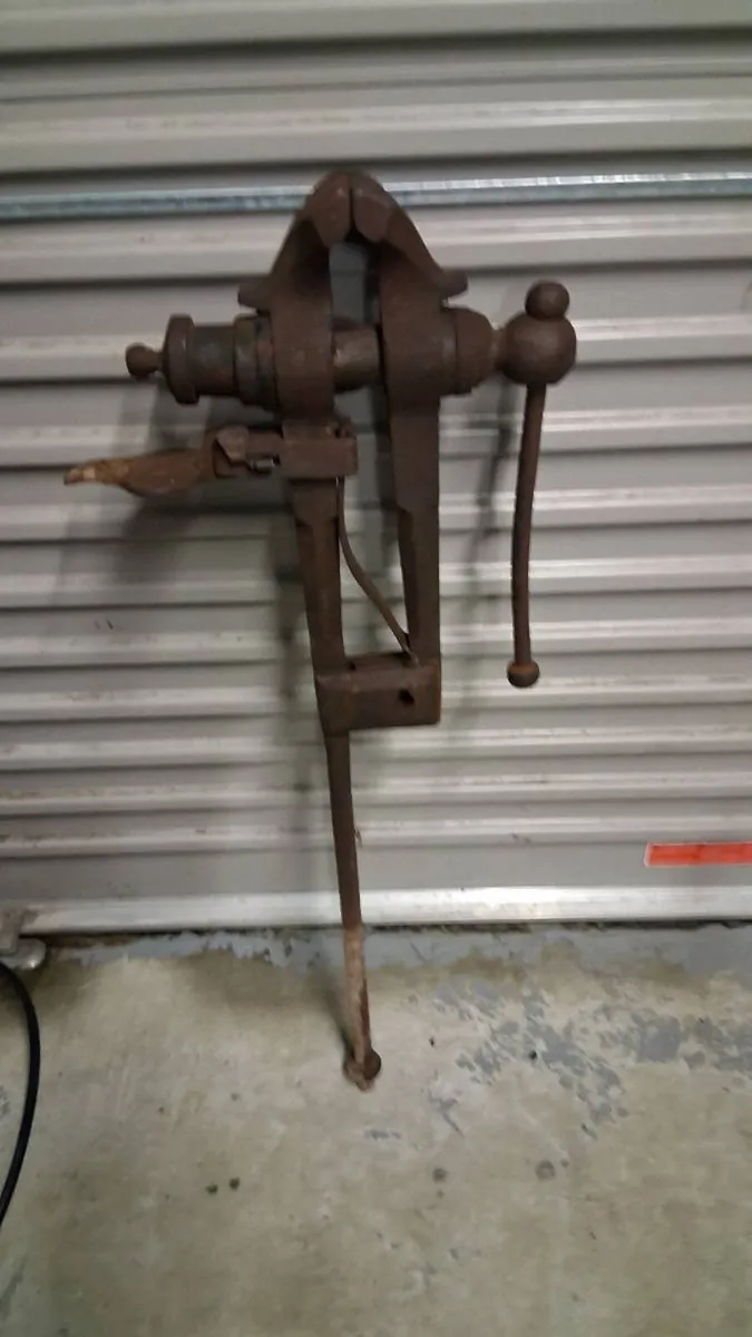 Blacksmiths vice