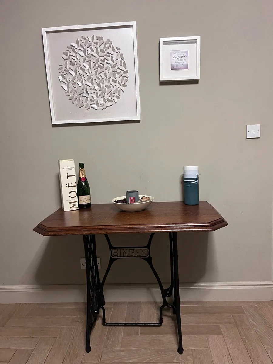 Bespoke oak singer table - Image 3