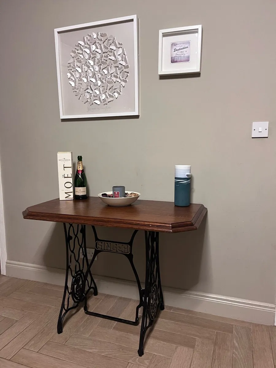 Bespoke oak singer table - Image 1