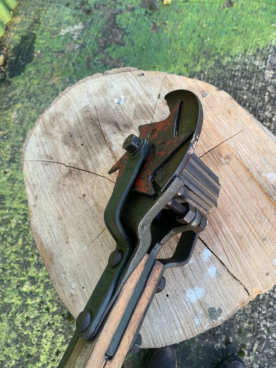 Vintage ATCO Grass Edge Trimmer - Image 2