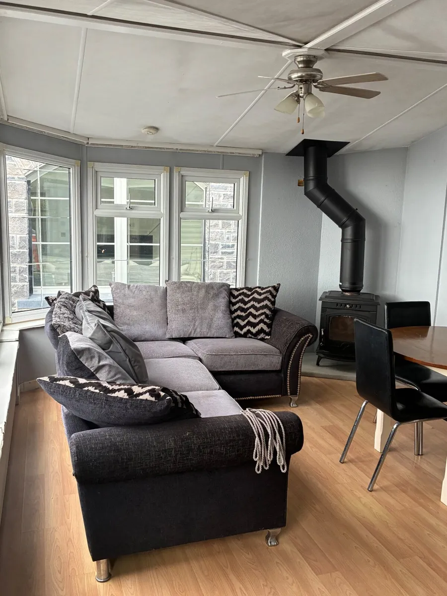 Mobile Home - Image 4