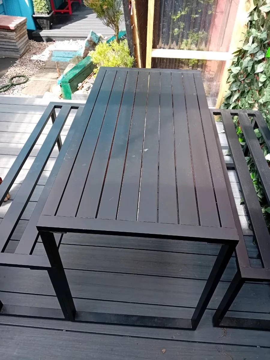 Garden table and 2 benches - Image 3