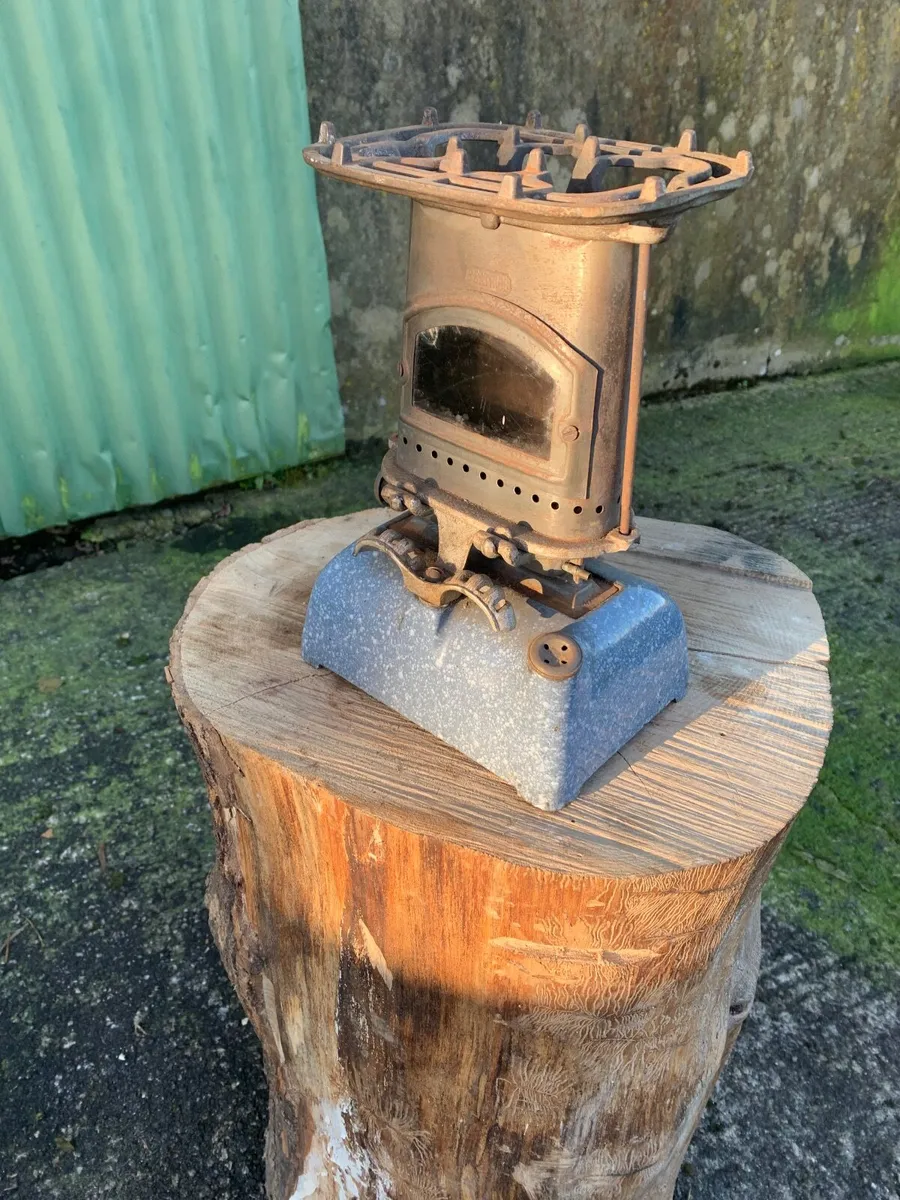 Vintage Beatrice Paraffin Stove - Image 1