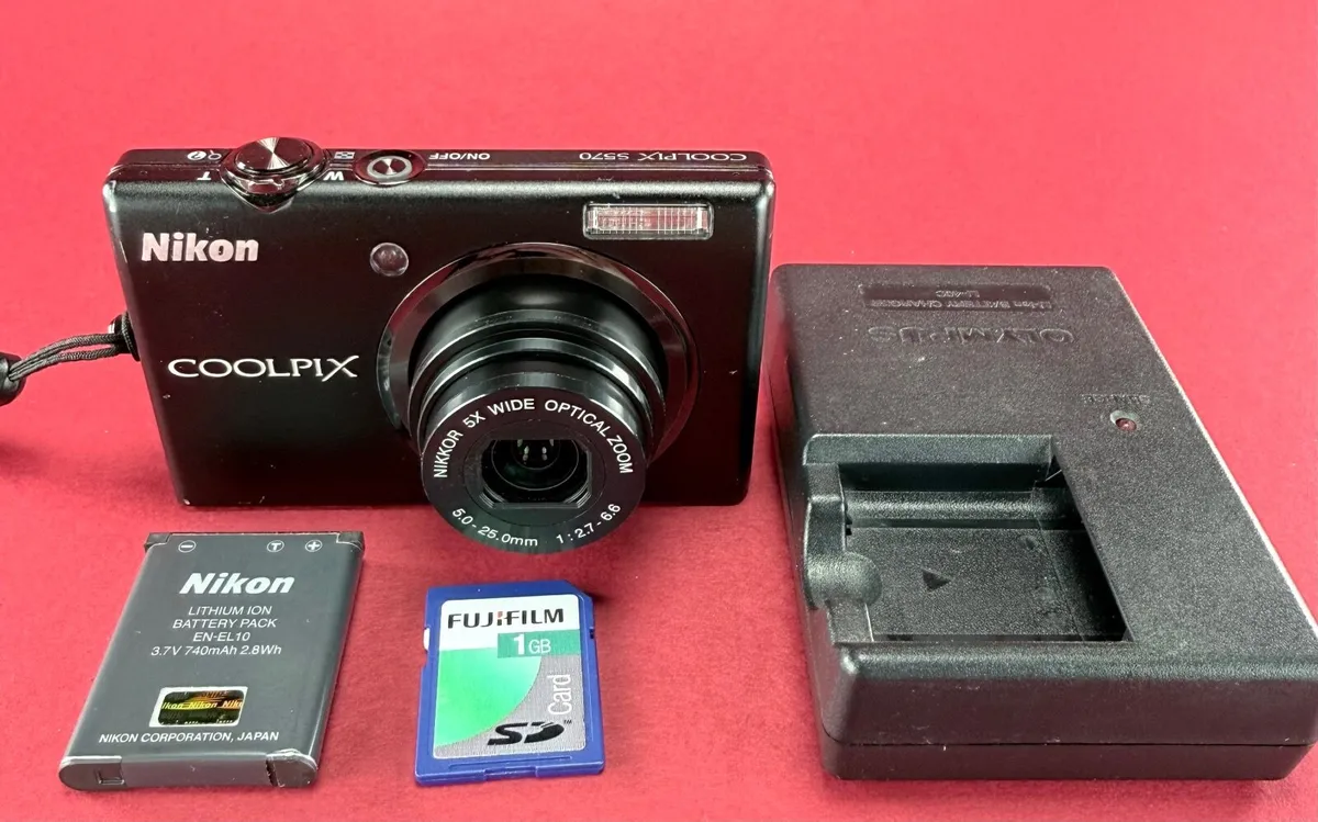 Nikon Coolpix S570 - Image 1