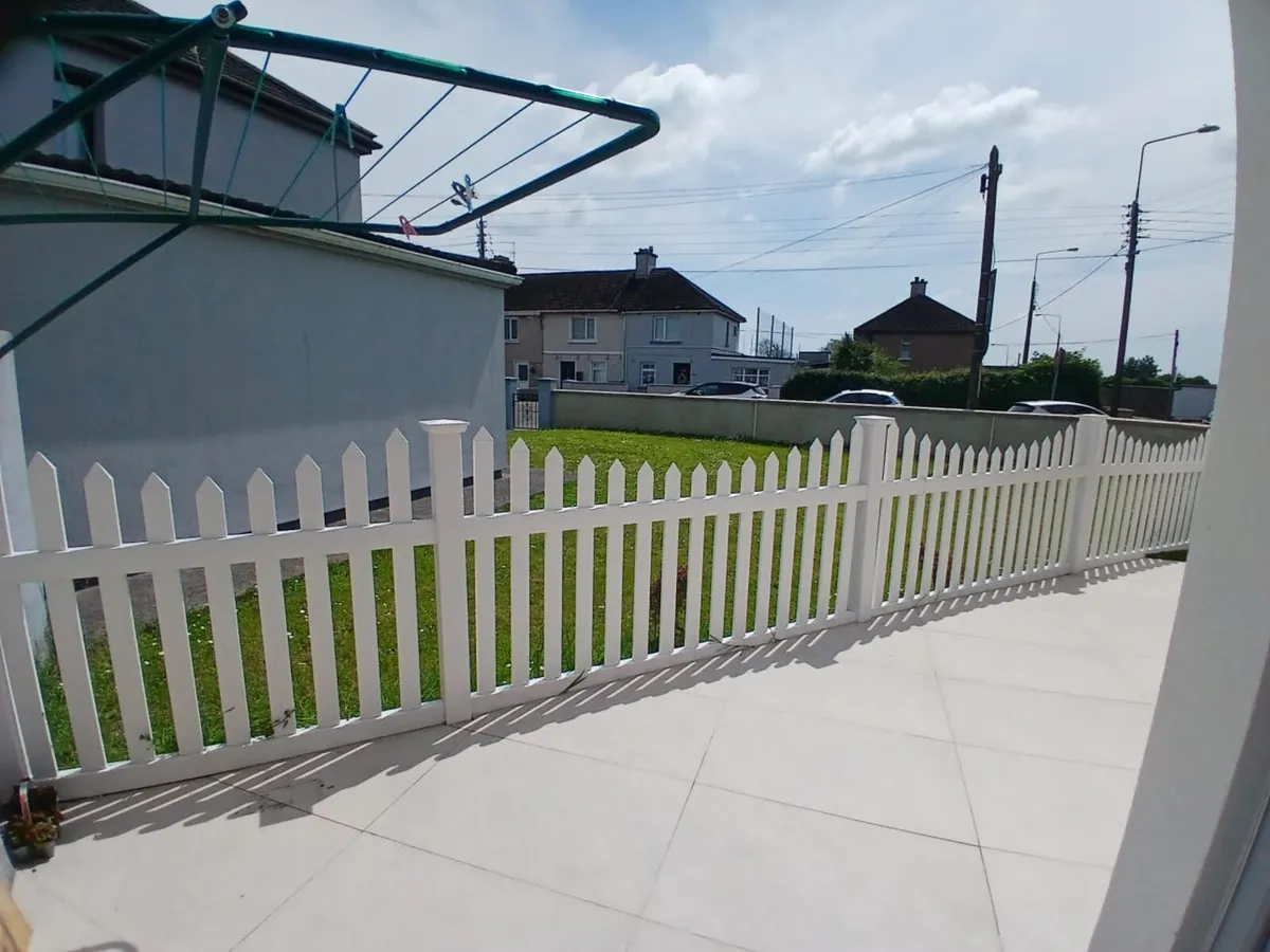 Picket fencing - Image 1