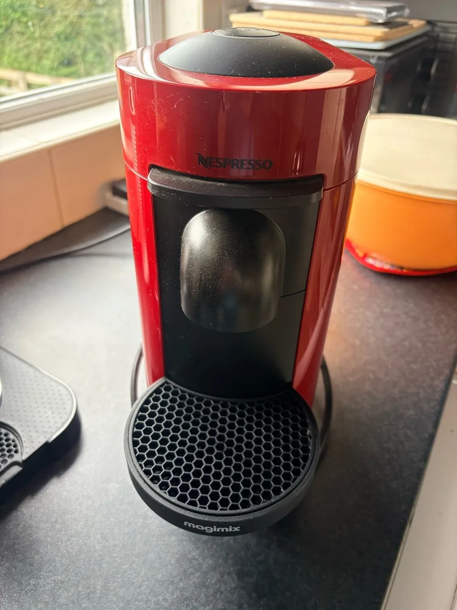 Nespresso vertuo coffee machine - Image 1