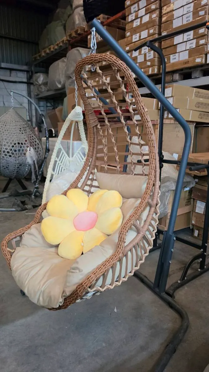 Eggchair  outdoor furniture - Image 1