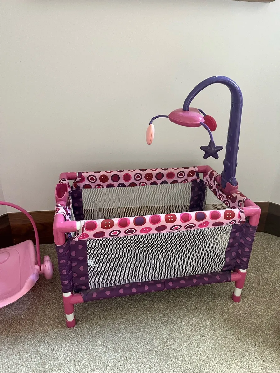 Dolls buggy, pram, cot and car seat - Image 2