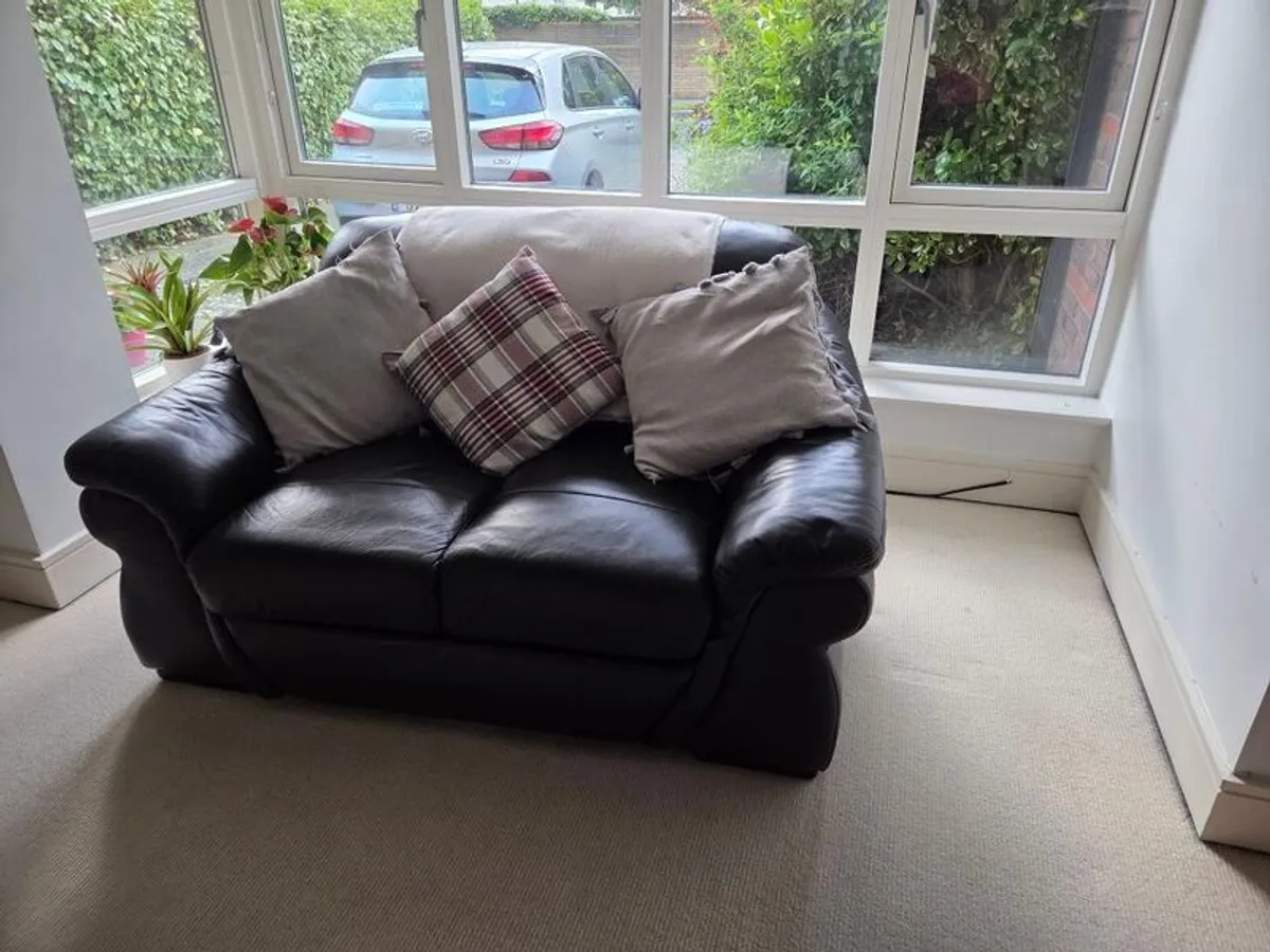 Set of 2 black leather couches for sale - Image 3