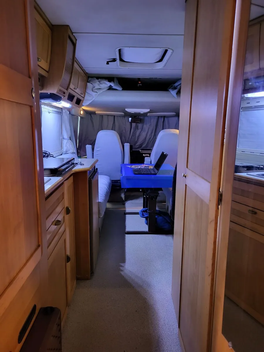 Hymer 694B Campervan 1994 - Image 2