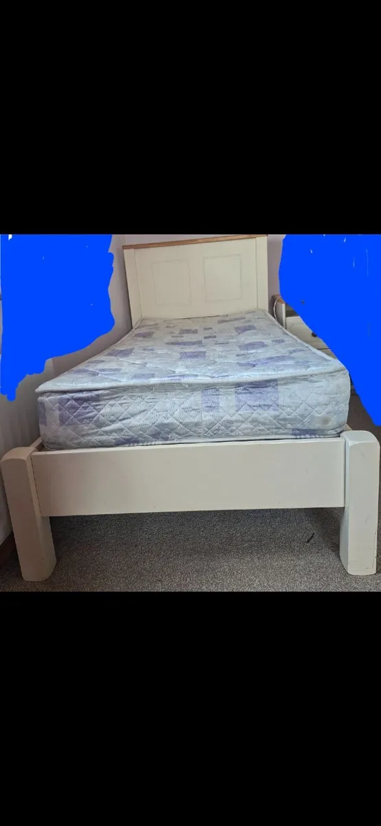 Single bed and matress