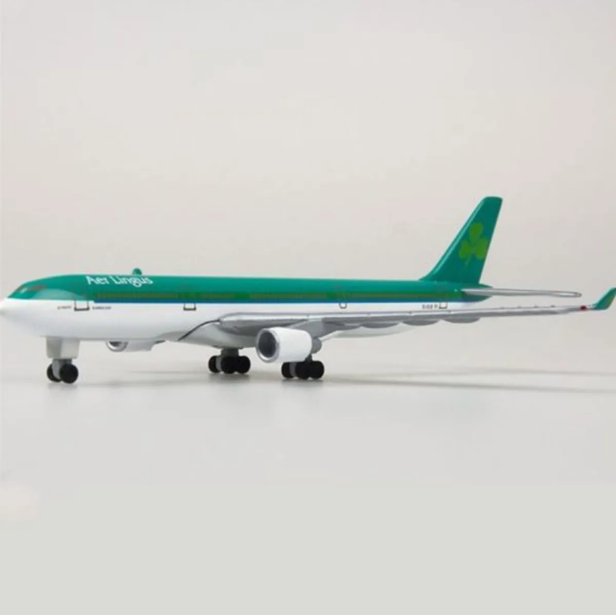 1:450 Aer Lingus Airbus A330-300  Model, Die Cast - Image 1