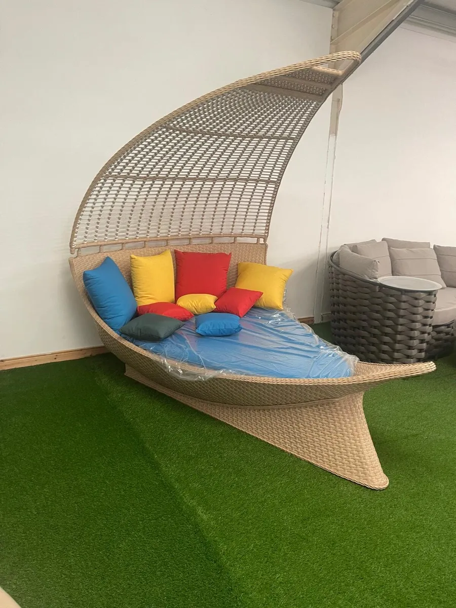 Garden furniture outlet, lounger daybed, brand new - Image 1