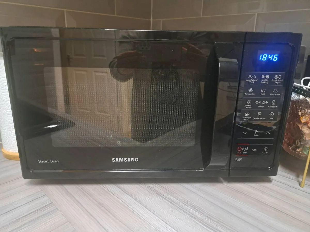 Samsung microwave/oven - Image 1