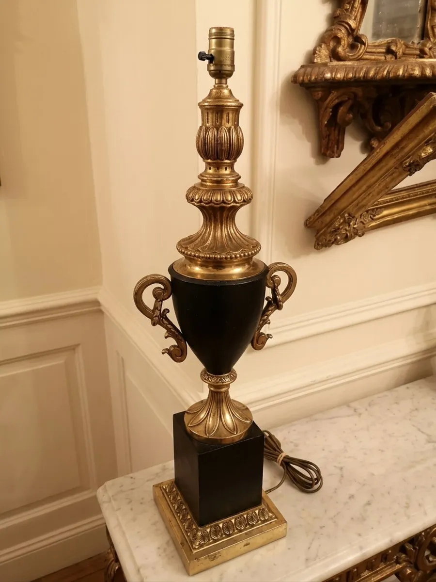 Very tall classical table lamp - Image 2
