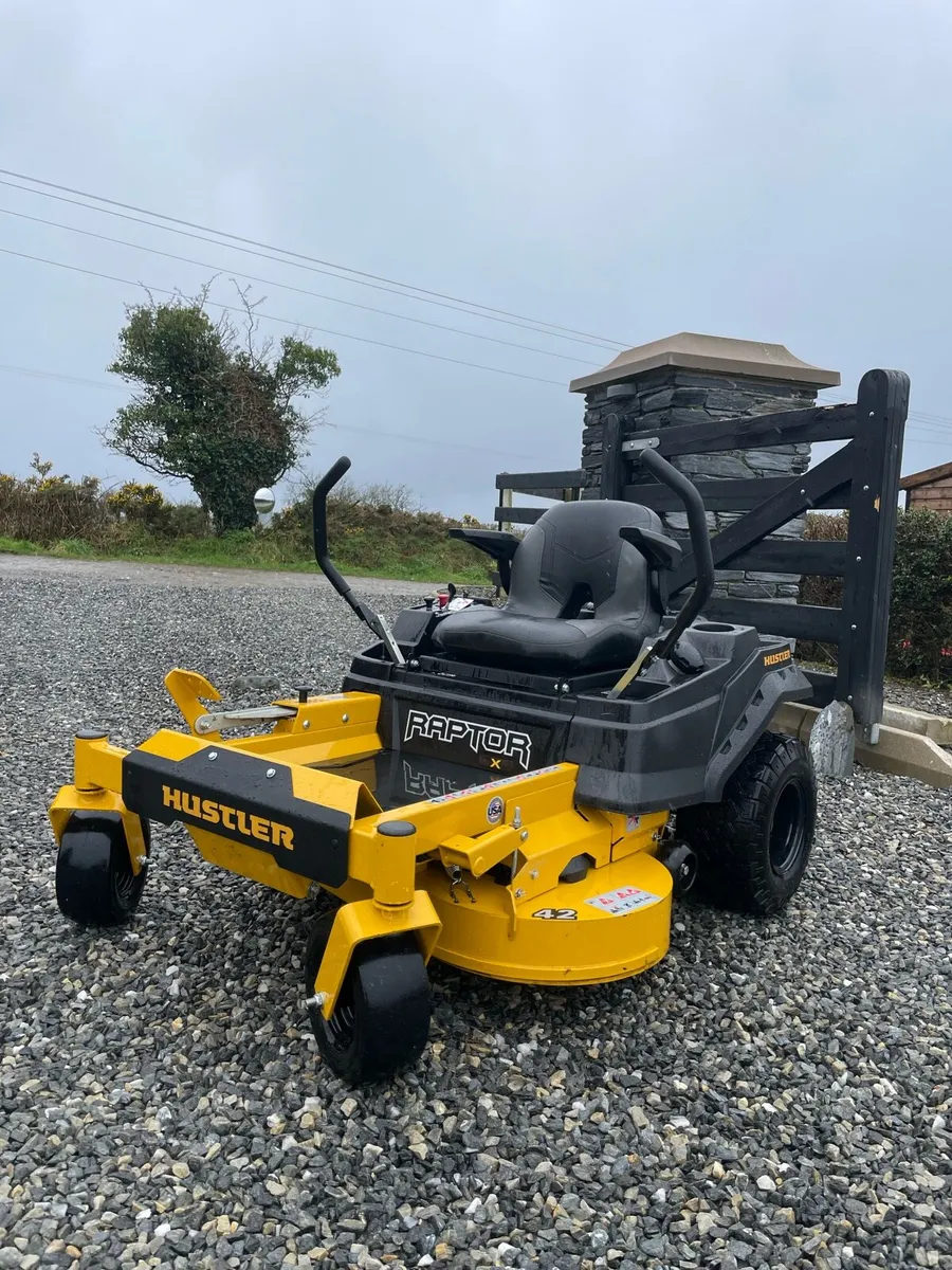 Hustler Raptor X zero turn lawnmower *as NEW* - Image 1