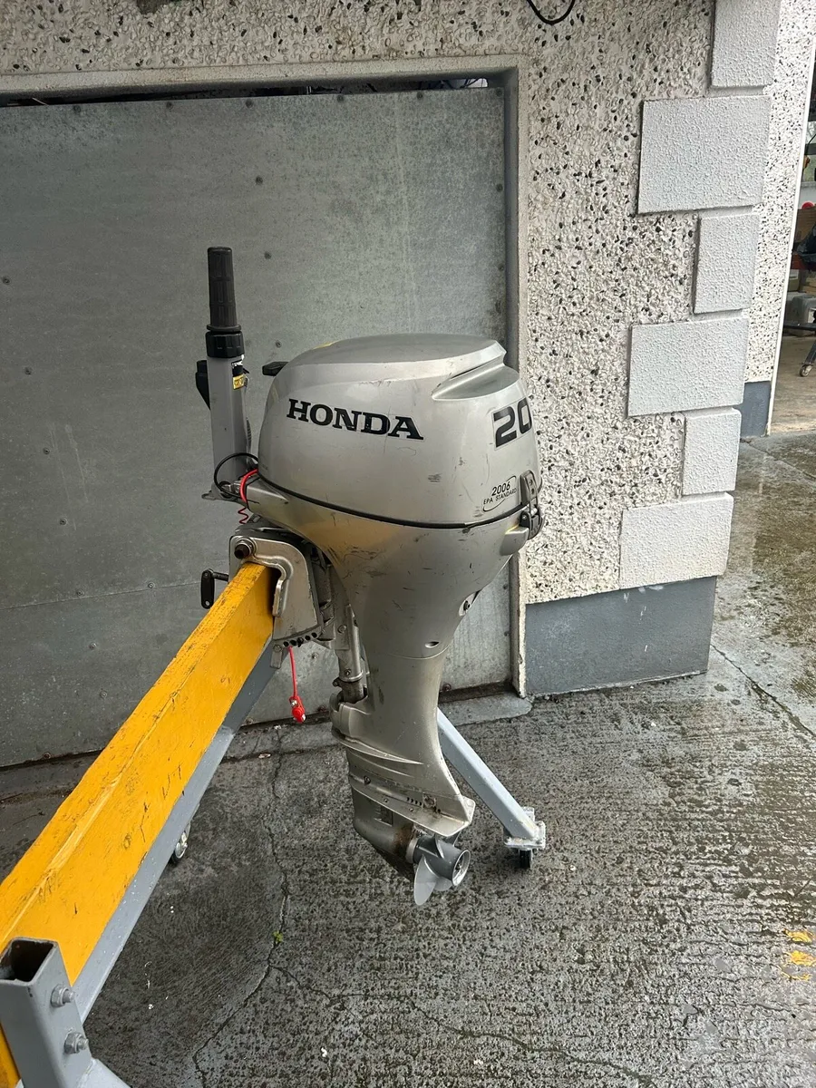 Honda 20hp 4 Stroke Outboard Engine long shaft - Image 1