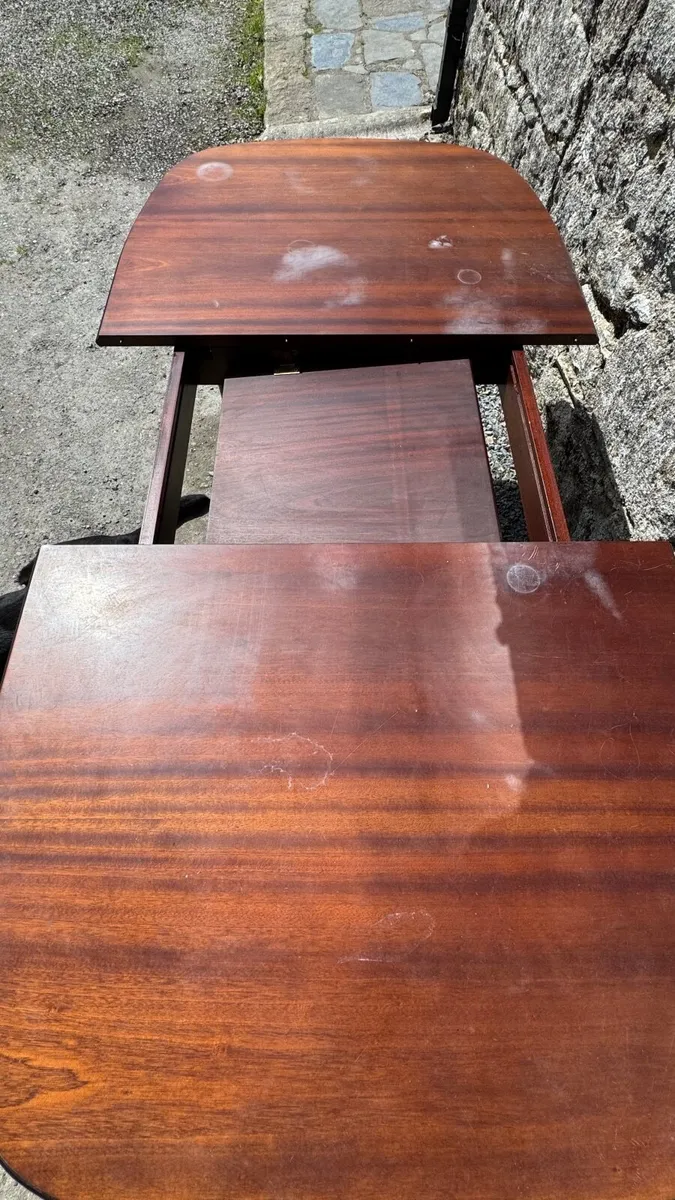 Mahongany Extentable Table - Image 3