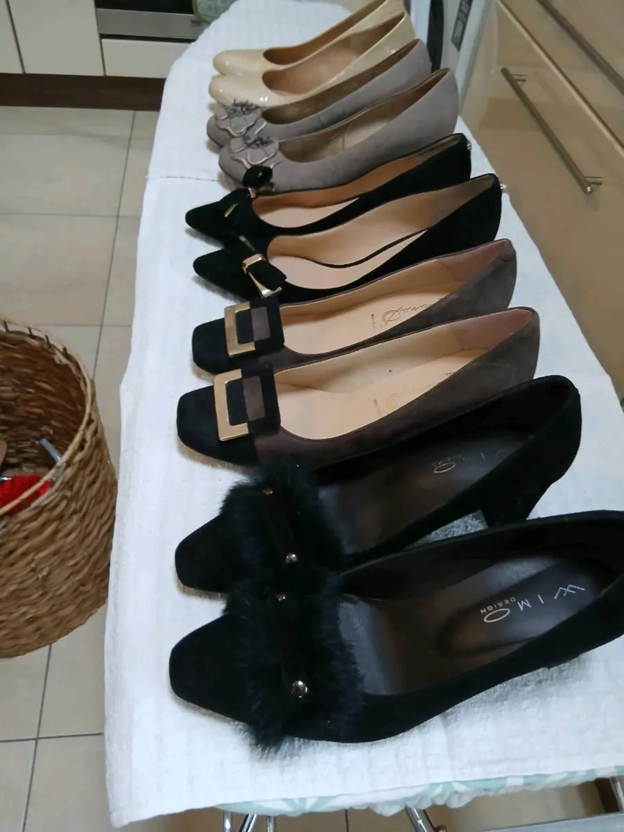 LADIES OR GIRLS SHOES ALL NEW - Image 1
