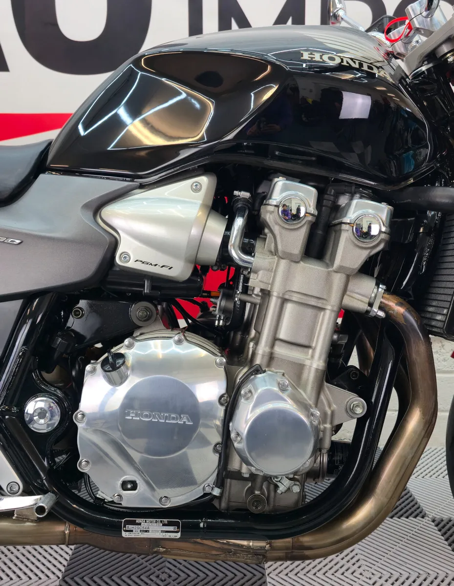 2005 Honda CB 1300 - Image 4