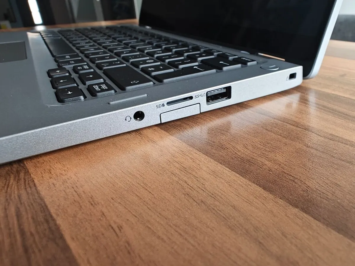 Super DELL Latitude 5310 2-in-1 360 Rotated Touch - Image 3